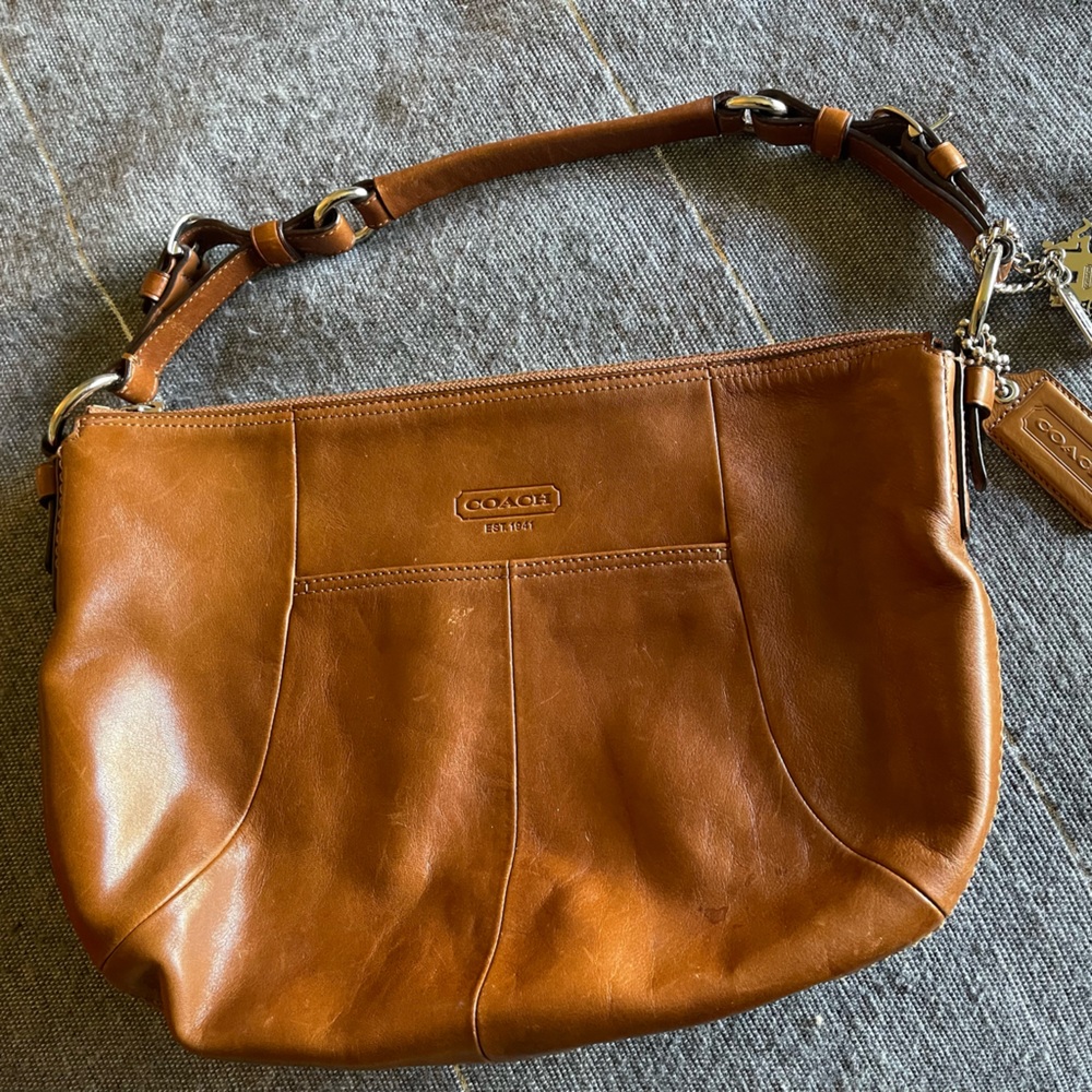 Leather brown Coach shoulder bag